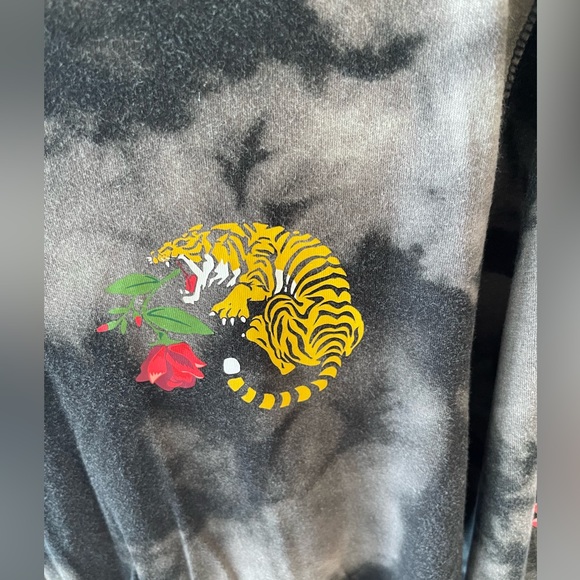 Hollister Super Soft Long Sleeve T-shirt - Small - Picture 2 of 5